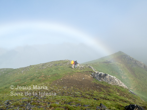 Arco iris en el puerto del Palo, valle de Hecho